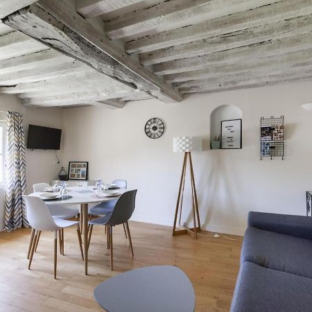 Heritage Apartment In Bayeux Near Museum Of Art Room photo