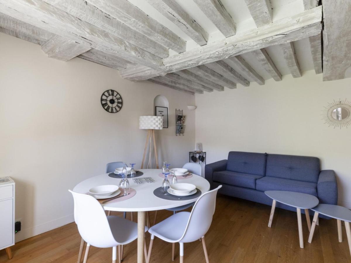 Heritage Apartment In Bayeux Near Museum Of Art Room photo