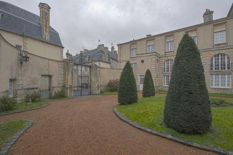 Heritage Apartment In Bayeux Near Museum Of Art Exterior photo