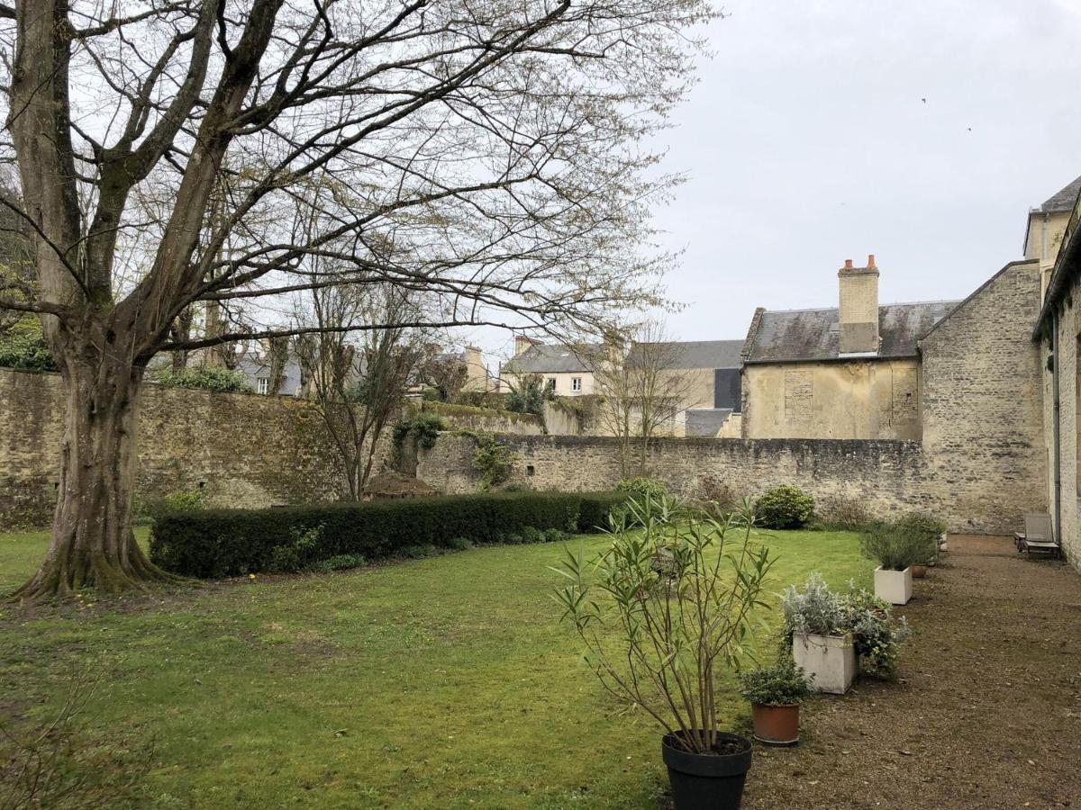 Heritage Apartment In Bayeux Near Museum Of Art Exterior photo